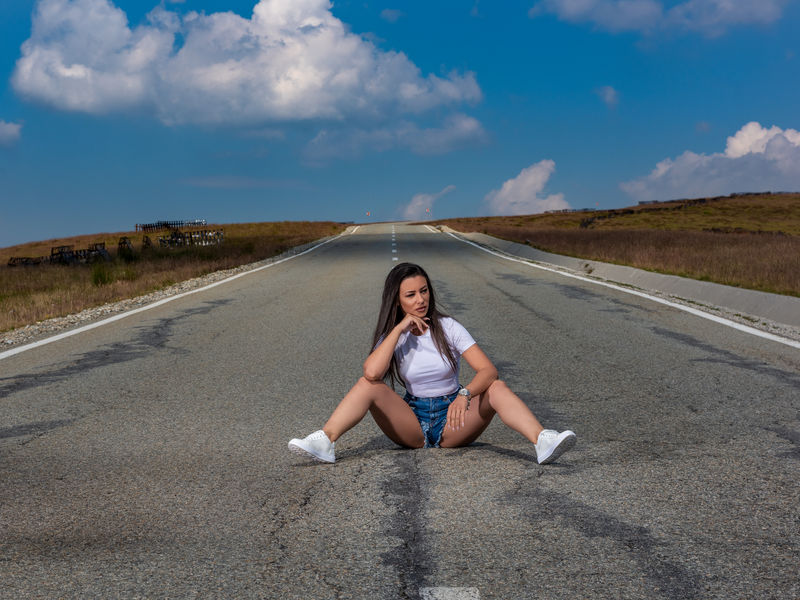 Trying to find close cam chicks for pussy licking wishes